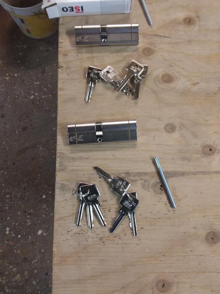 2 stuks Iseo profielcilinder 45-55, voor kunststofdeuren., Ophalen, Nieuw, Chroom, Slot