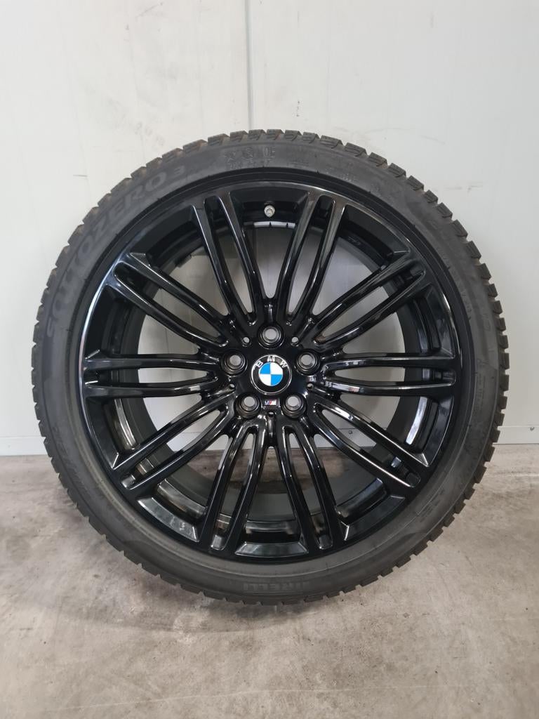 19' BMW 5 Serie G30 G31 Styling 664M Zwart met winterbanden, 19 inch, 245 mm, Banden en Velgen, Personenwagen