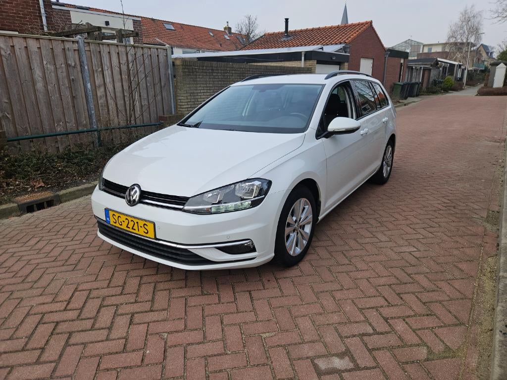 Volkswagen Golf Variant 1.0 TSI 110pk 7-DSG 2018 Wit, Auto's, Volkswagen, Stof, Euro 6, Wit, Origineel Nederlands