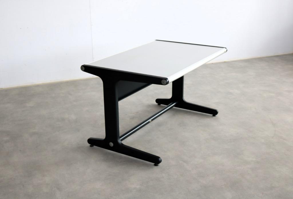 vintage bureau | tafel | jaren 70 | Hillebrand, Gebruikt, Timbeije@hotmail.com, Ophalen of Verzenden, Tim tom