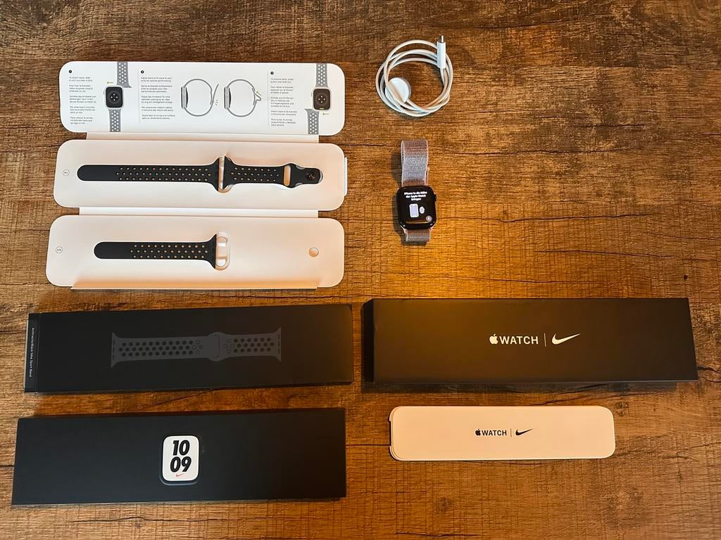 Apple watch 7 Nike Sport 45mm, Sieraden, Tassen en Uiterlijk, Smartwatches, Ophalen of Verzenden, Zo goed als nieuw, Zwart, IOS