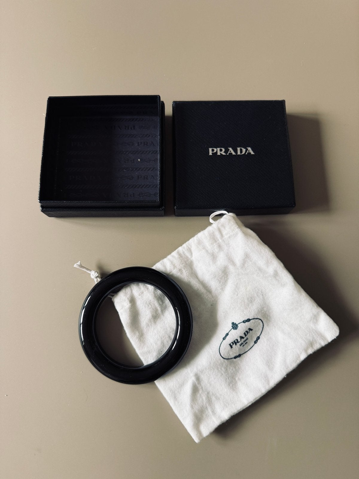 Originele Prada Armband - Zwart, Zo goed als nieuw, Ophalen of Verzenden, Zo goed als nieuw, Zilver, Zilver