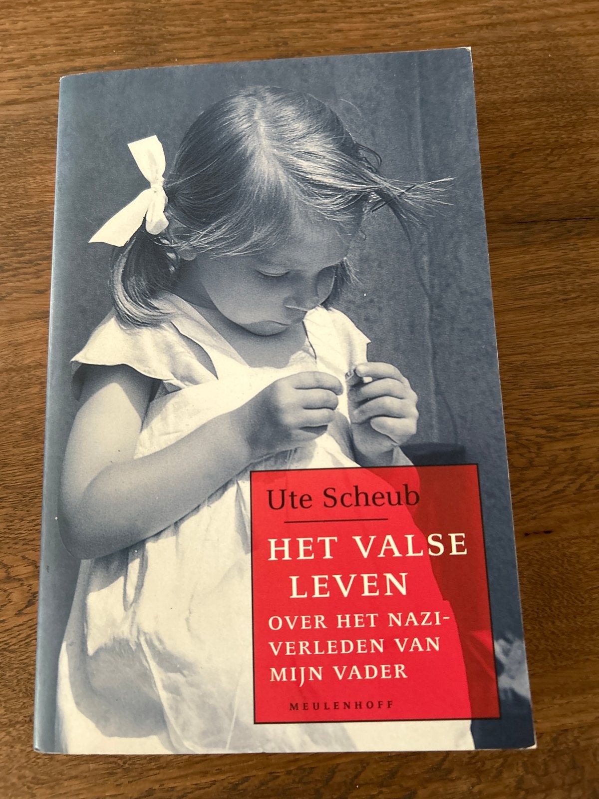 Het Valse Leven - Ute Scheub (Over Nazi-verleden), Ophalen of Verzenden, 20e eeuw of later, Gelezen
