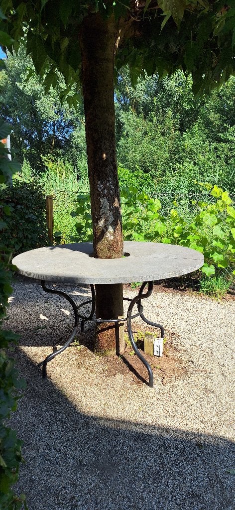 ronde hardstenen tuintafel met boomgat, Tuin en Terras, Ophalen, Gebruikt, Rond, Overige materialen