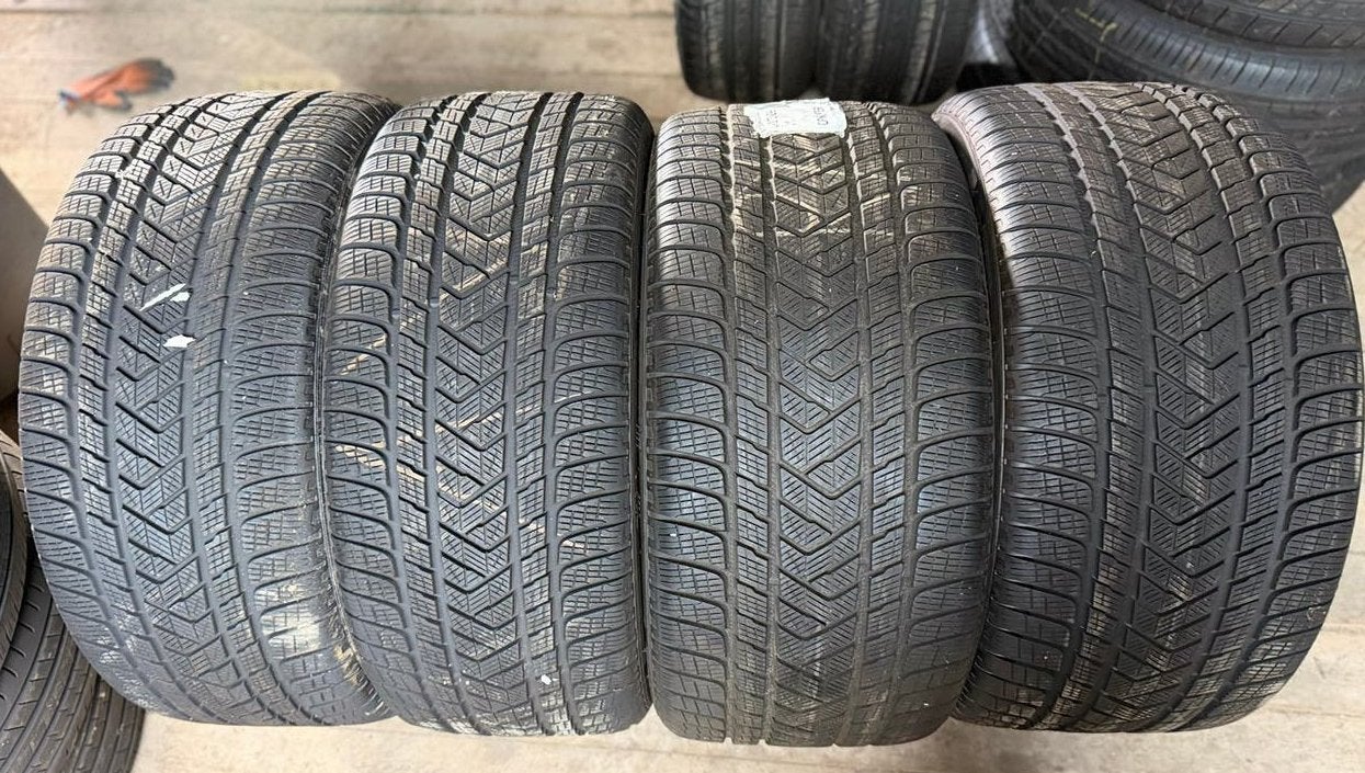 305/35/21+275/40/21 set Pirelli Scorpion- winterbanden, Gebruikt, 275 mm, Band(en), Personenwagen