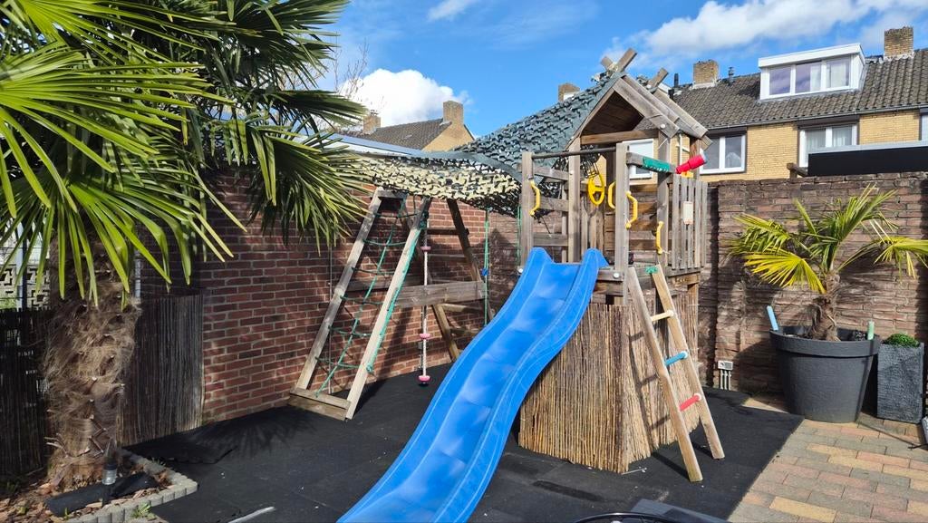 Speel huisje van jungle gym, Ophalen, Schommel