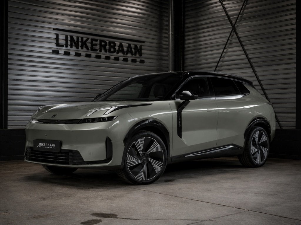 Lynk & Co 08 1.5 More | BTW | Harman Kardon | Massage | Stoe, Automaat, 0 cilinders, Gebruikt, Zwart