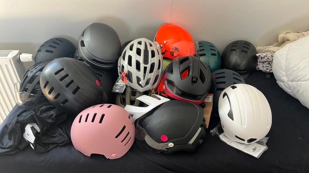 Partij fietshelmen (19 stuks voor €50!), Ophalen, Nieuw