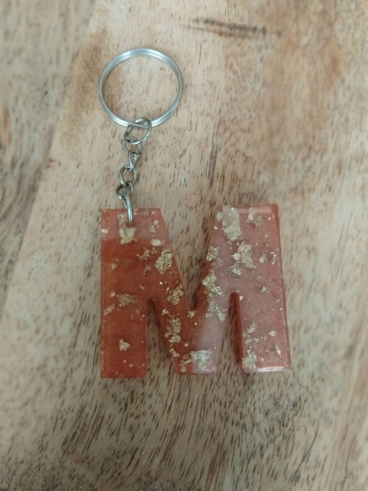 Sleutelhanger letter M met goudfolie, Ophalen of Verzenden, Zo goed als nieuw, Overige typen