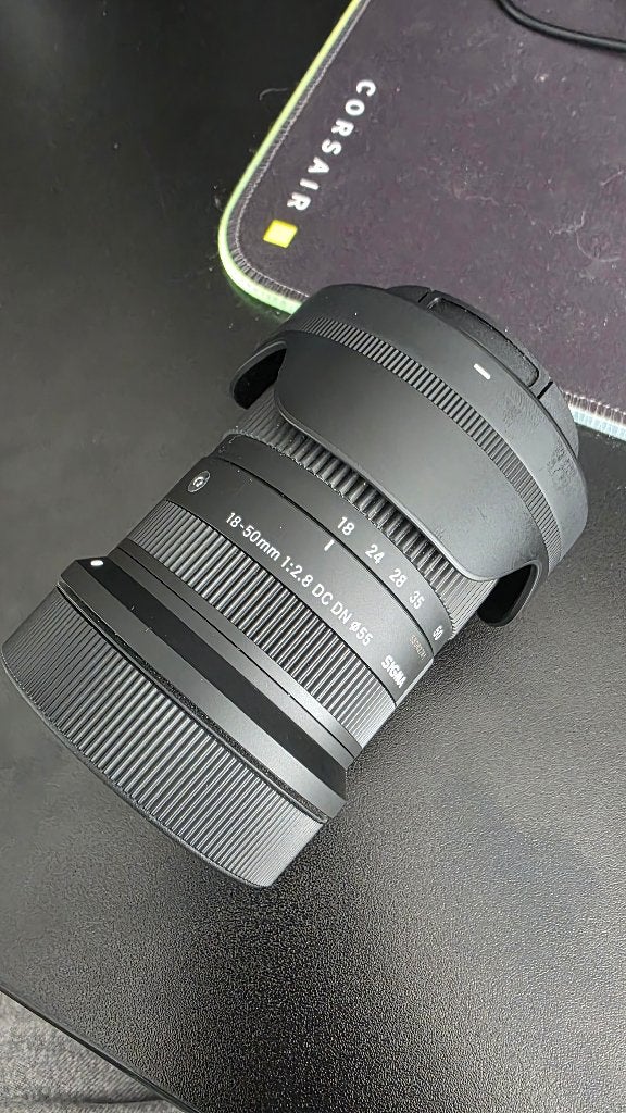 Sigma 18-50mm F2.8 Canon RF-S + UV Filter, Sigma, Canon RF, Ophalen of Verzenden, Zo goed als nieuw