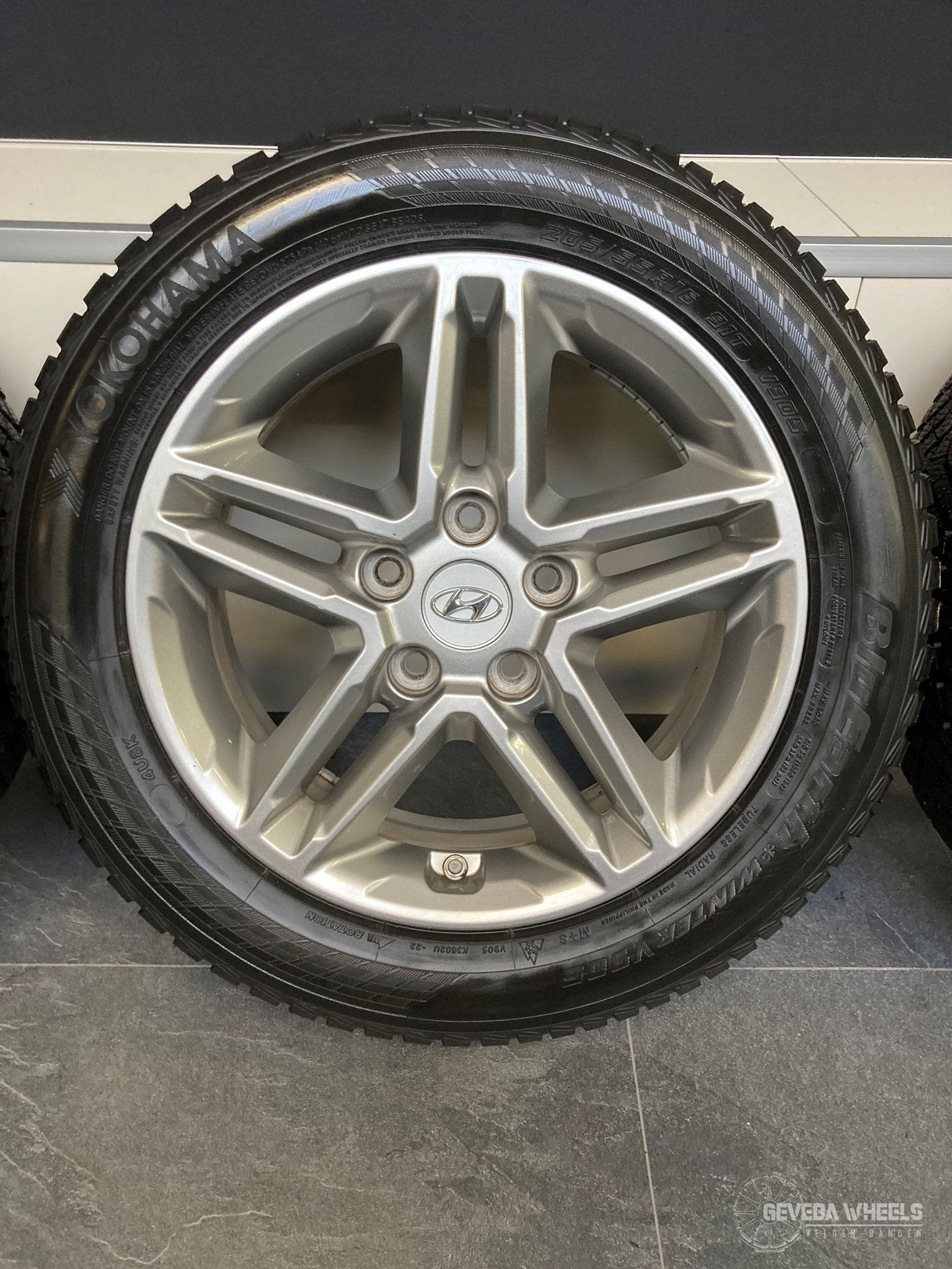 16” originele Hyundai I30 velgen + winterbanden 5x114.3 TPMS, Auto-onderdelen, Banden en Velgen, Gebruikt, -, Banden en Velgen