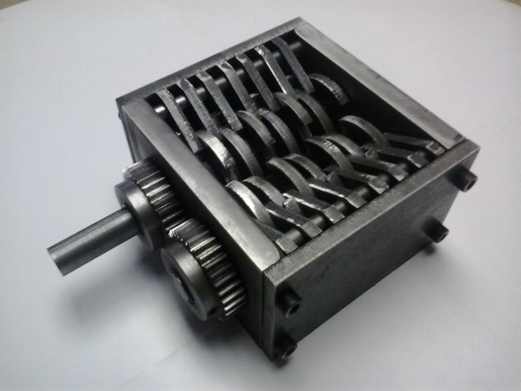 GEZOCHT: Mini shredder voor plastic en lichte metalen, Ophalen, Gebruikt, Overige metalen