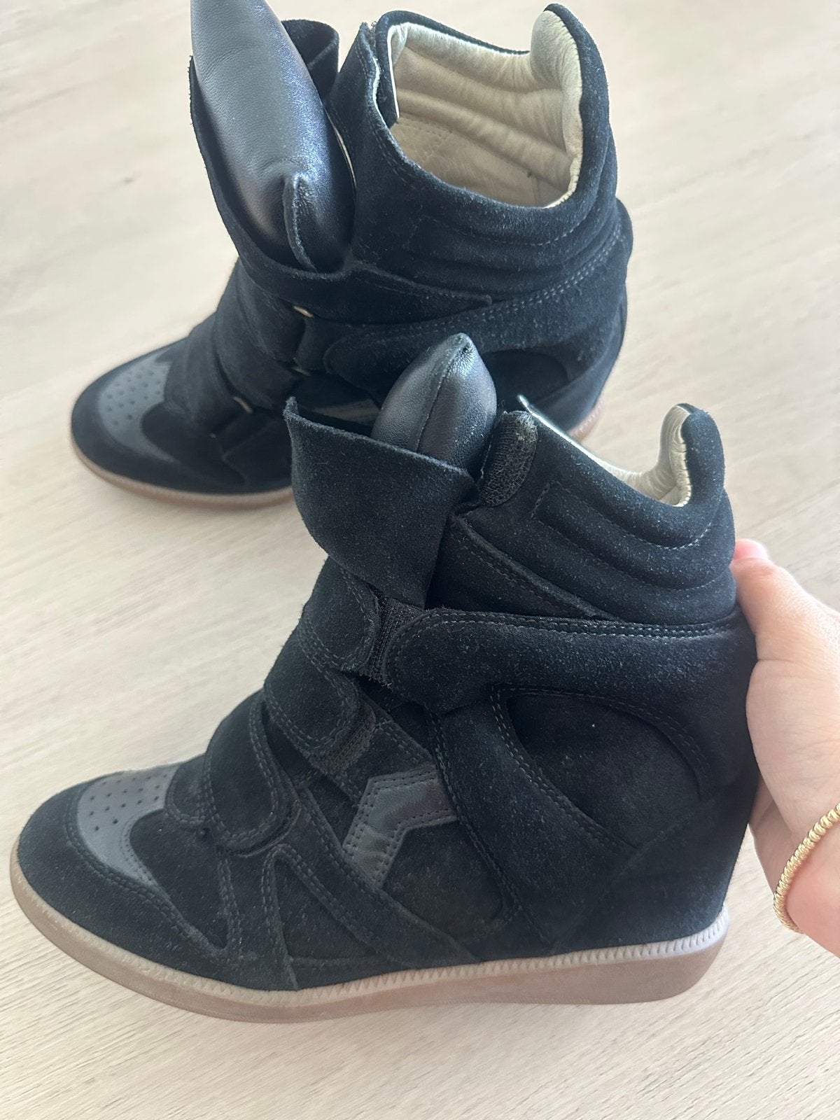Isabel Marant sneakers maat 37 - Zo goed als nieuw, Kleding | Dames, Ophalen of Verzenden, Zo goed als nieuw, Zwart, Sneakers of Gympen