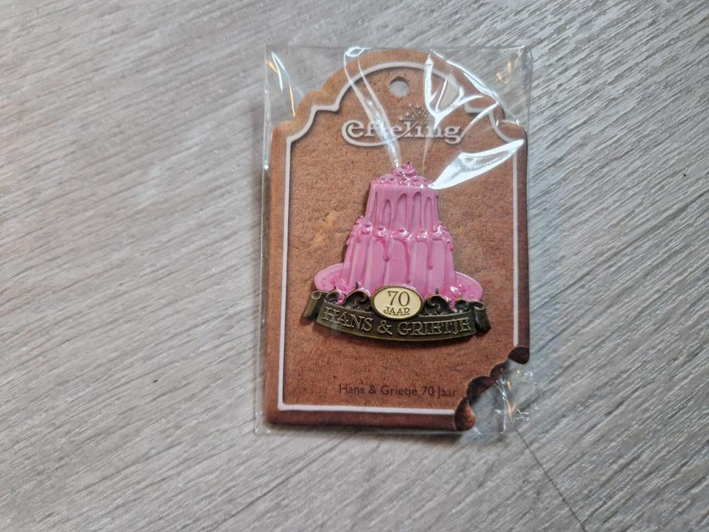 Efteling pin...70 jaar Hans en Grietje, Verzamelen, Efteling, Ophalen of Verzenden, Nieuw, Button of Speldje