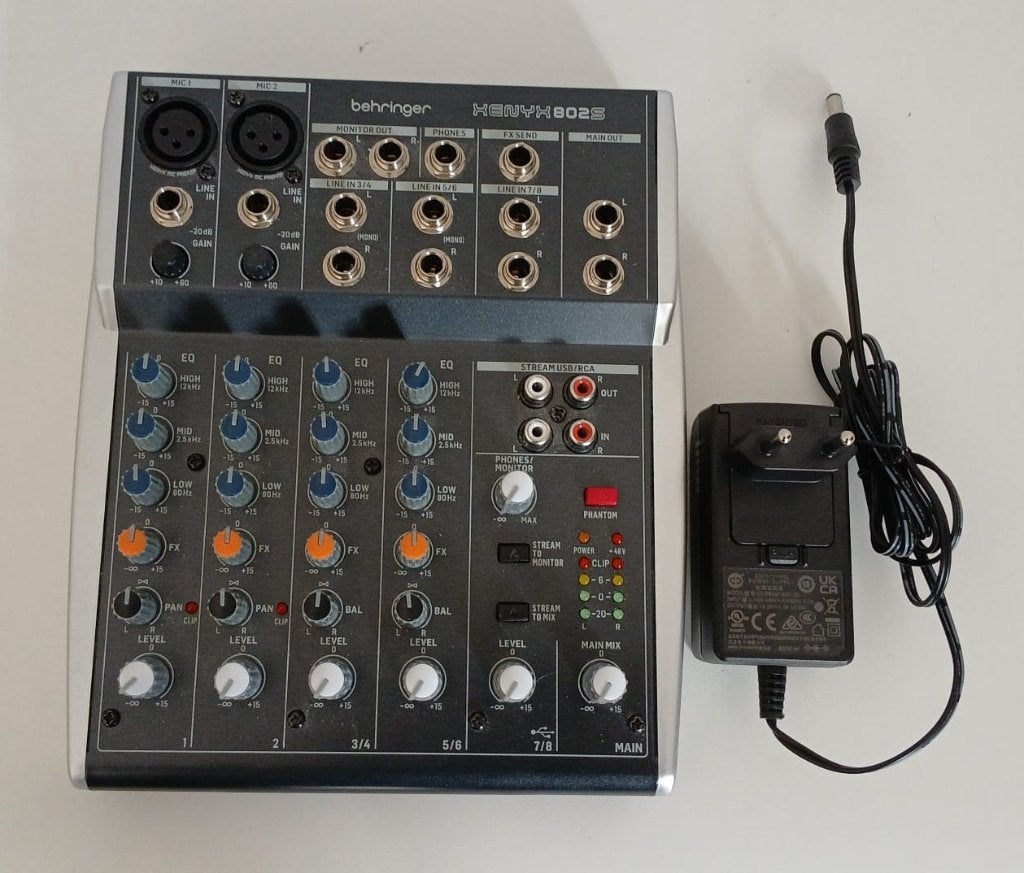 Behringer xenyx 802 8 kanalen en USB, Muziek en Instrumenten, Ophalen of Verzenden, Gebruikt, 5 tot 10 kanalen, Microfooningang