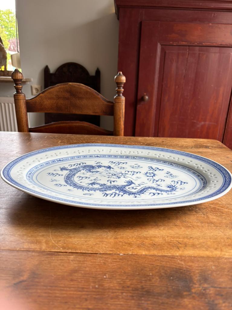Grote, ovale schaal van het chinees rijstkorrel servies., Ophalen