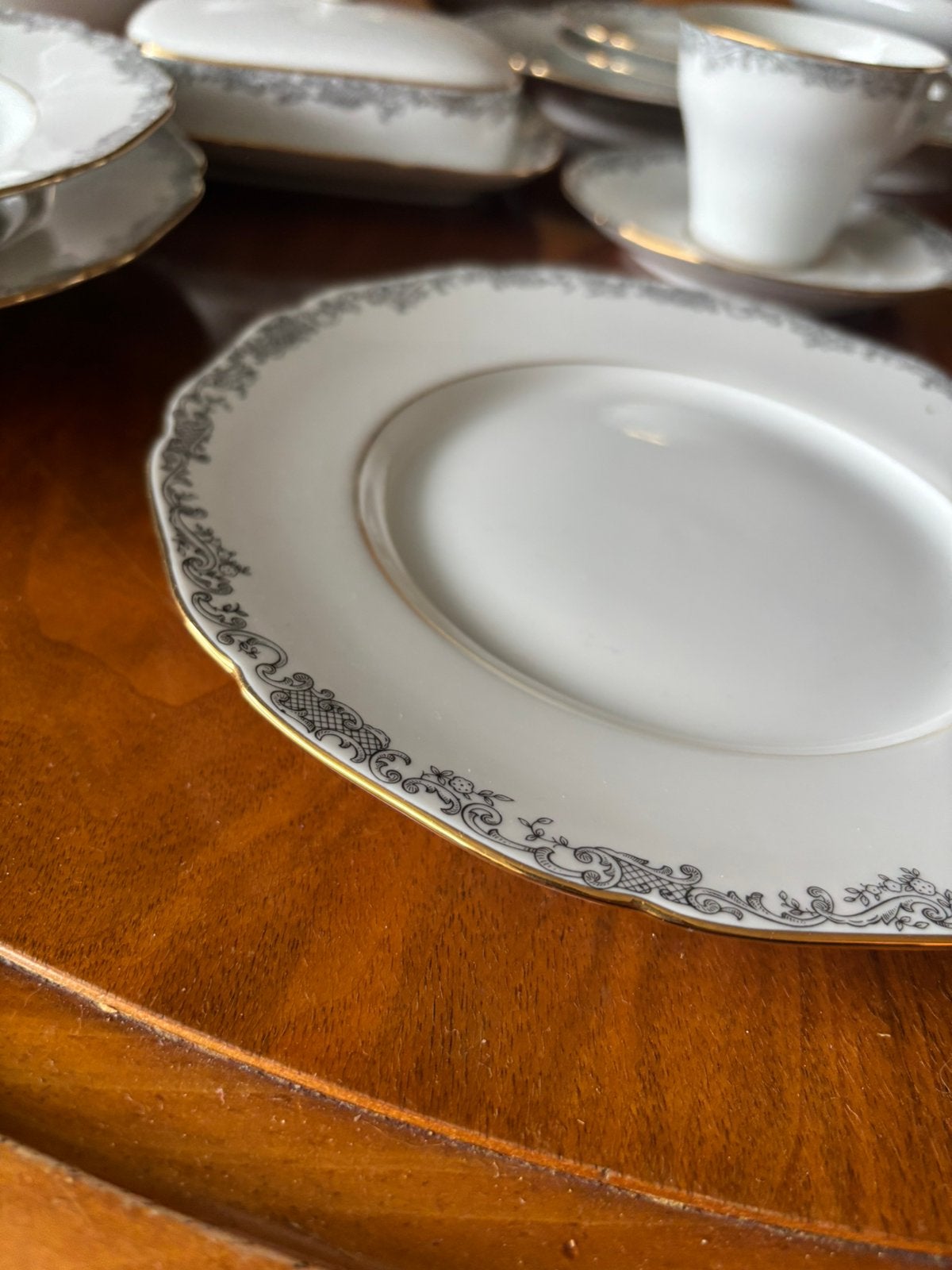 Hutschenreuther Servies - Zwart/Grijs met Gouden Rand, Ophalen, Klassiek, Zo goed als nieuw, Porselein