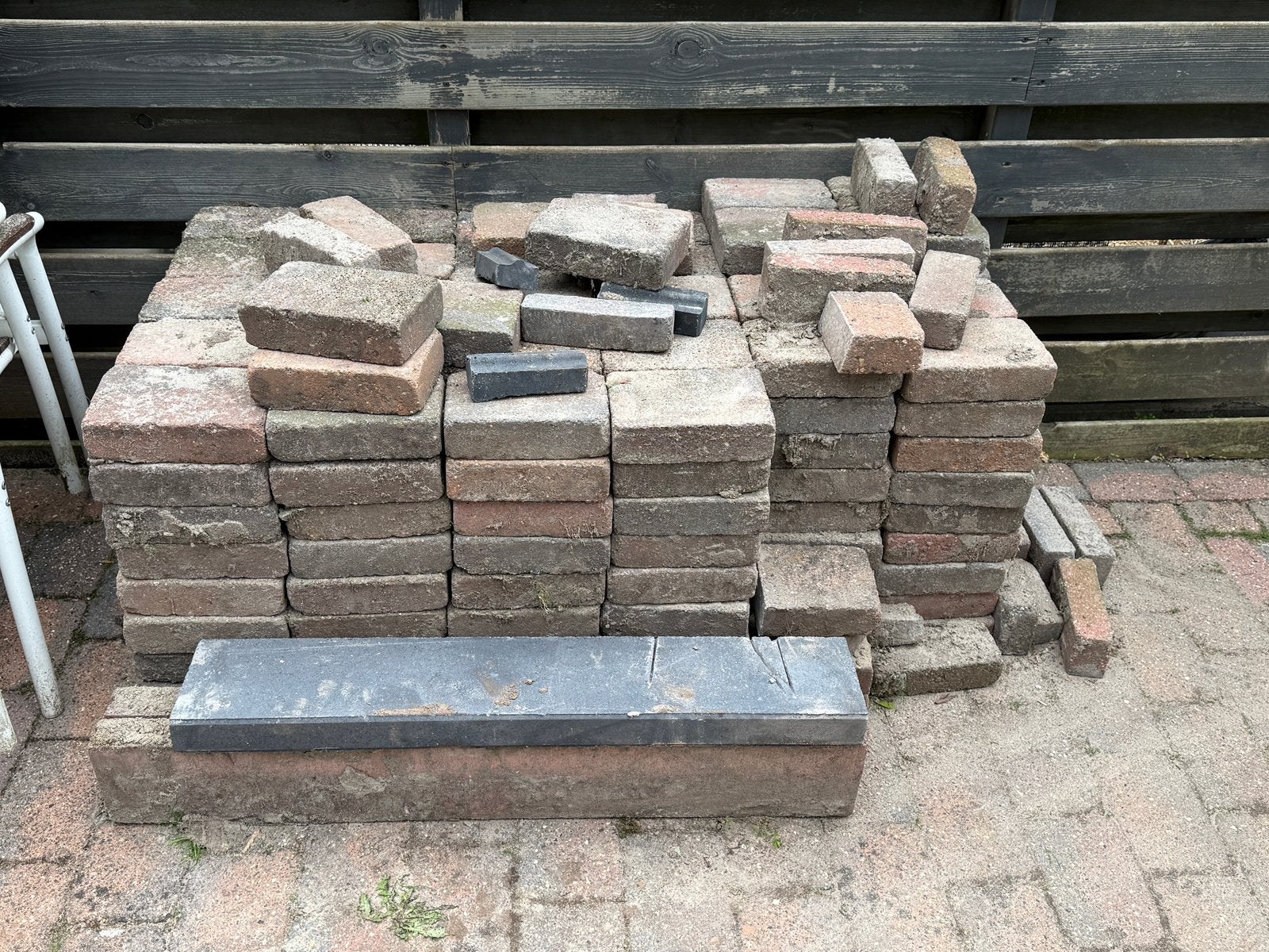 Gratis stenen/klinkers op te halen, Tuin en Terras, Ophalen, Zo goed als nieuw, Beton, Klinkers