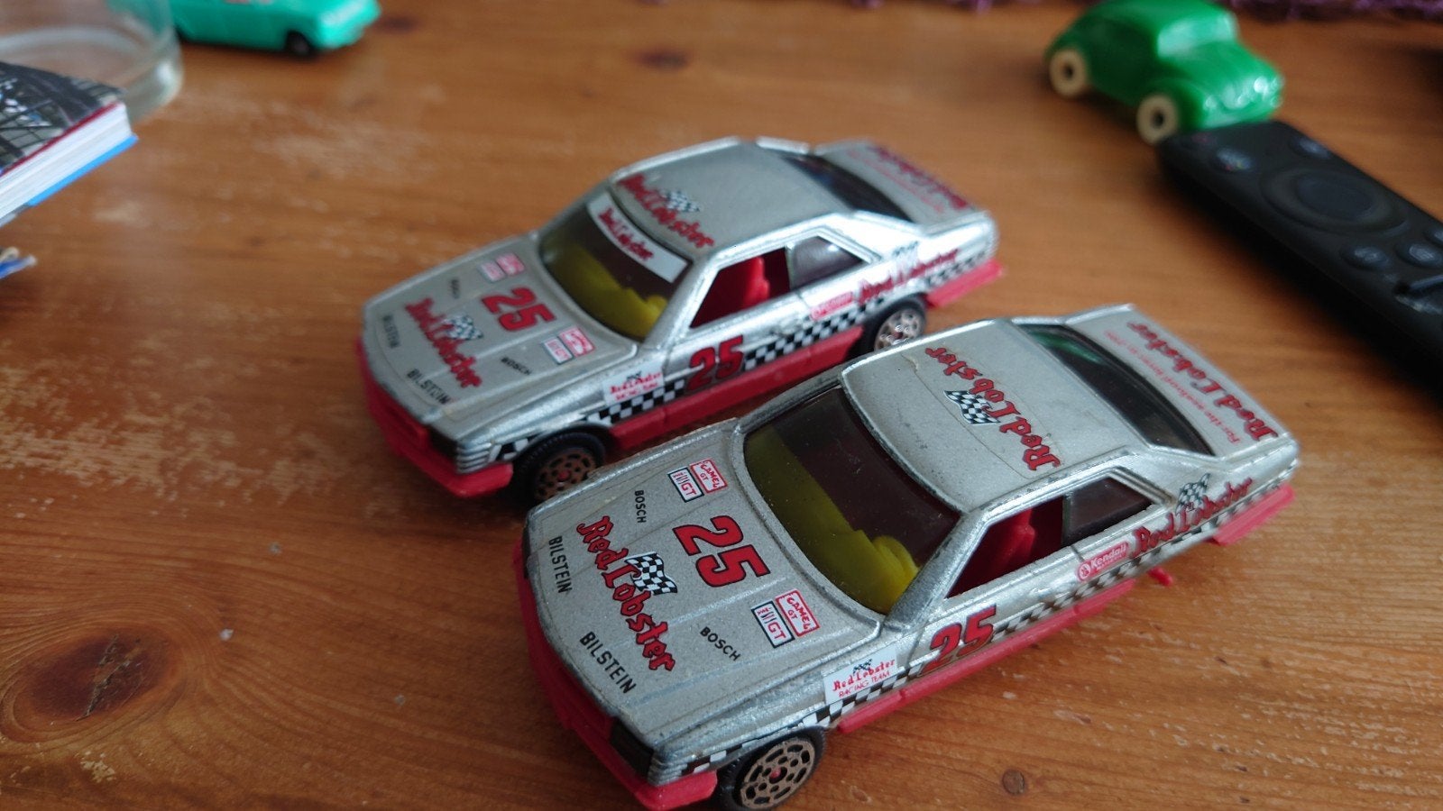 2x Hot Wheels Italy 1:43 Mercedes Benz 500 SEC Red Lobster, Hobby en Vrije tijd, Ophalen of Verzenden, Zo goed als nieuw, Auto