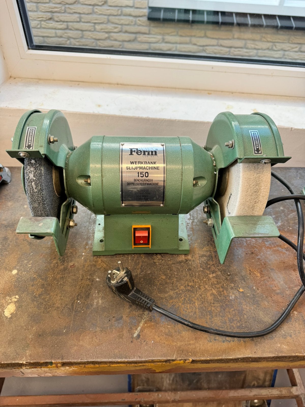 Slijpmachine, Doe-het-zelf en Verbouw, Gereedschap | Slijpmachines, Ophalen, Zo goed als nieuw, Minder dan 700 watt, Werkbankslijpmachine