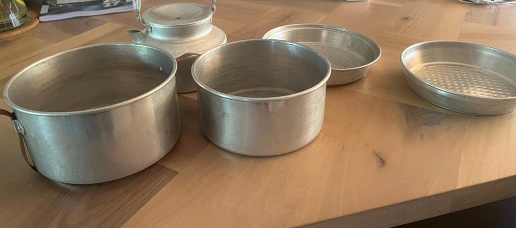 Aluminium pannenset met theepot - Ideaal voor kamperen, Ophalen of Verzenden, Gebruikt