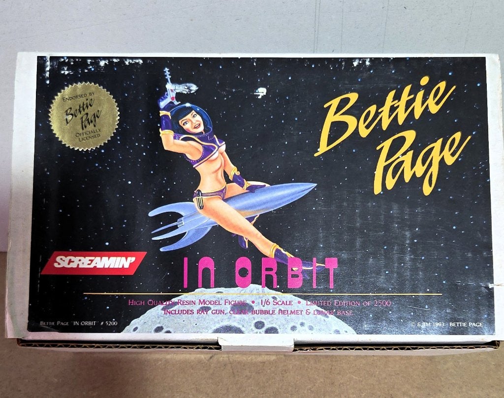 Screaming Bettie Page in Orbit 1/6., Ophalen of Verzenden, Nieuw, Groter dan 1:35, Figuur of Figuren