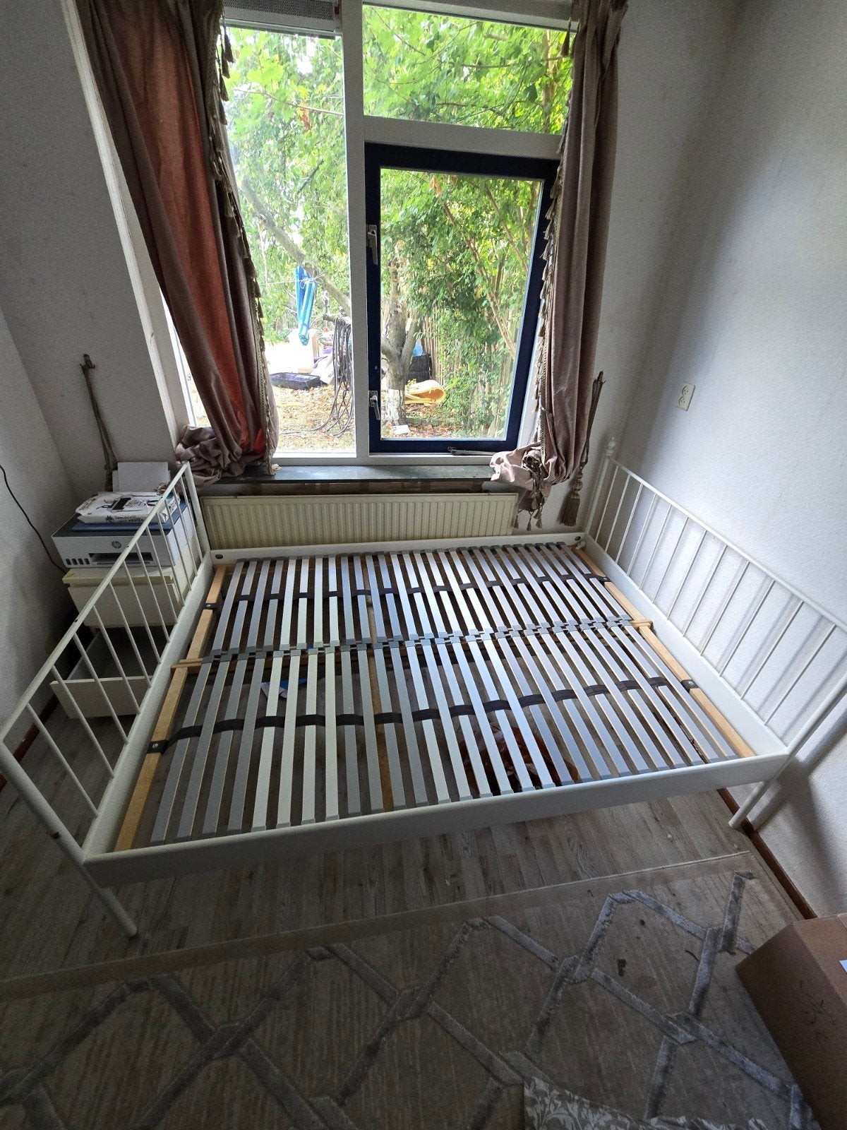 Leirvik metalen bedframe met lattenbodem, Ophalen, Wit, Tweepersoons, 140 cm