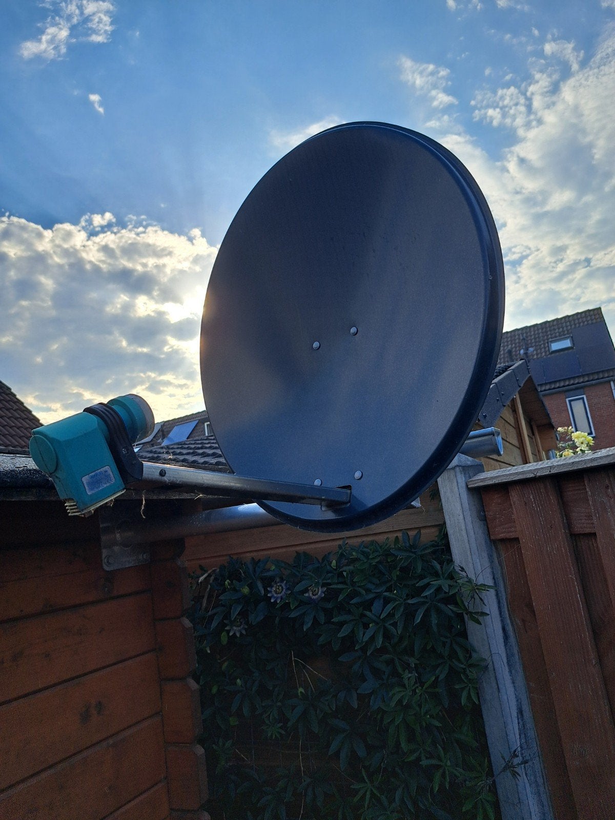 Schotelantenne met LNB - Gebruikt, Ophalen of Verzenden, Gebruikt, (Schotel)antenne, Overige merken