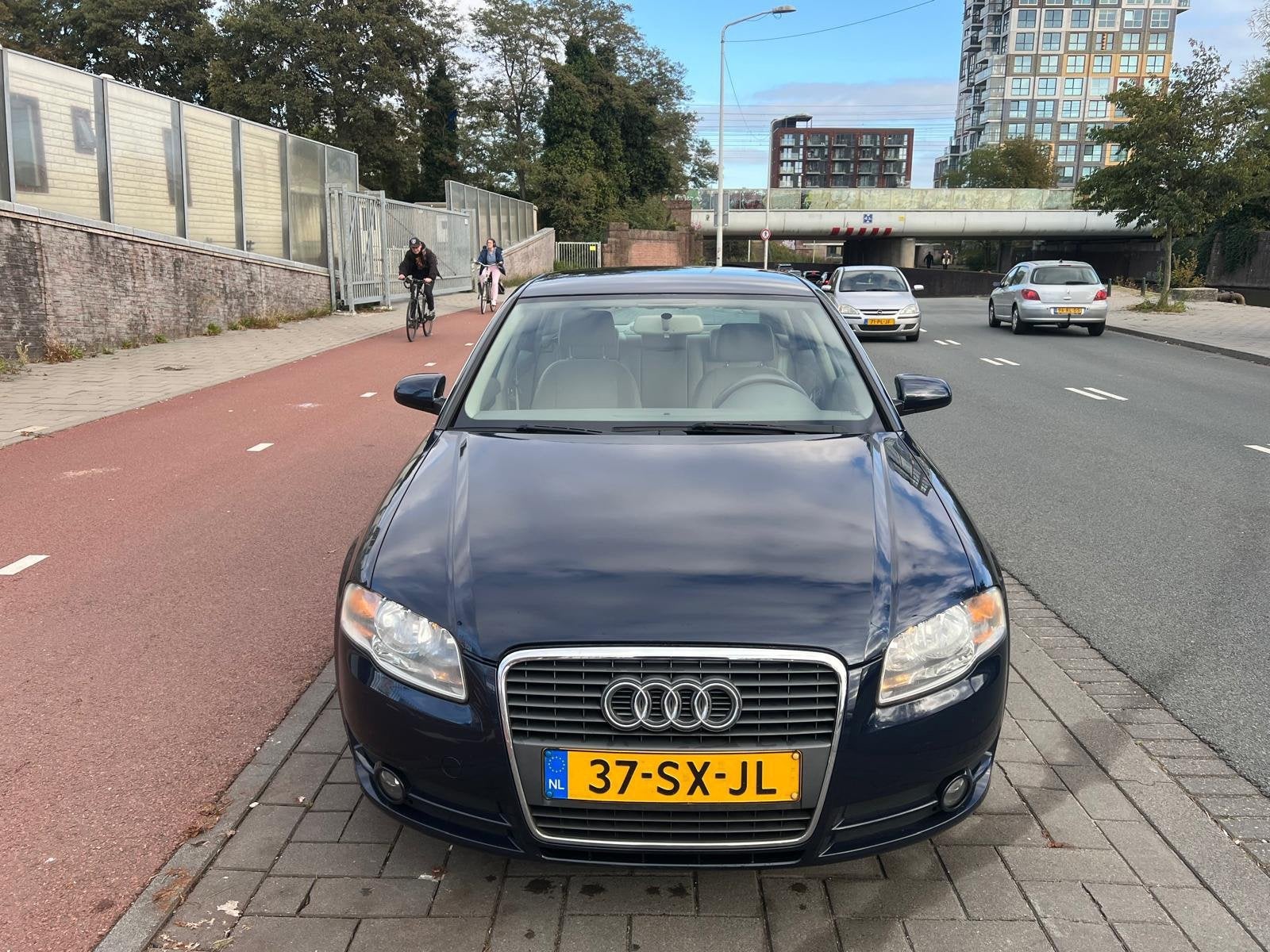 Audi A4 Limousine 2.0 Pro Line Business Automaat, Auto's, Gebruikt, Beige, 4 cilinders, 1984 cc
