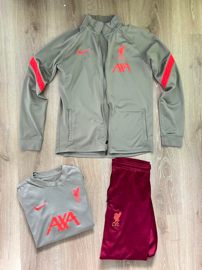 Liverpool trainingspak met shirt Nike maat 170/XS, Kleding | Heren, Sportkleding, Beige, Ophalen of Verzenden, Nike, Nike