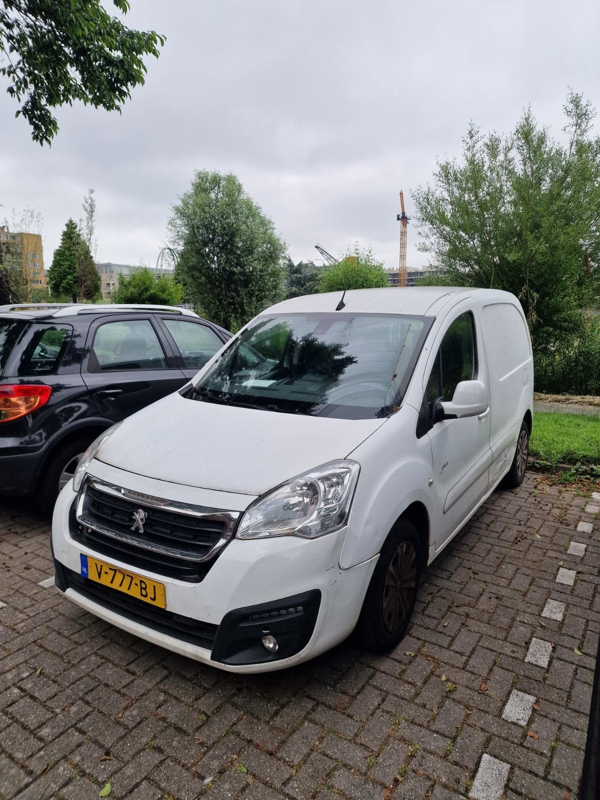 Peugeot Partner New GB 120 L1 1.6 Bluehdi 100pk S&S Etg6, Auto's, Stof, 4 cilinders, 700 kg, Wit