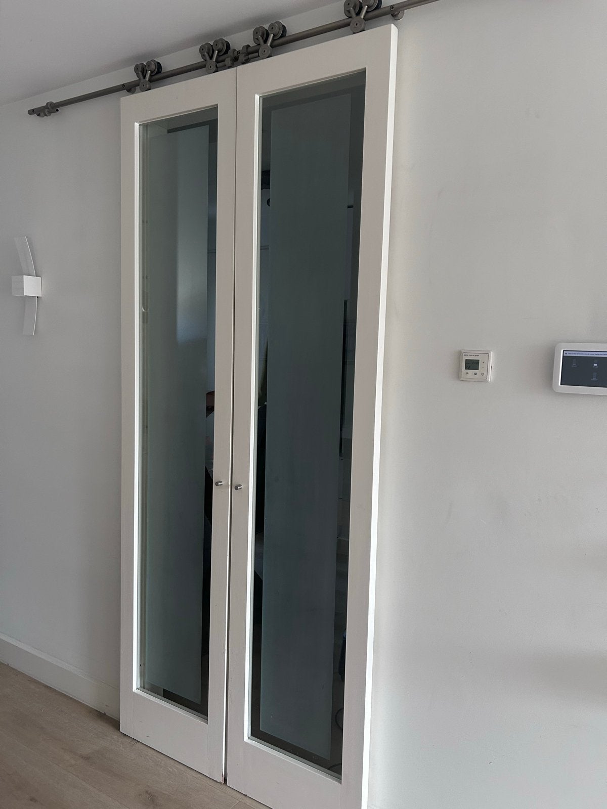 Schuifdeuren met melkglas en industriële rails, 100 tot 120 cm, Gebruikt, 215 cm of meer, Binnendeur
