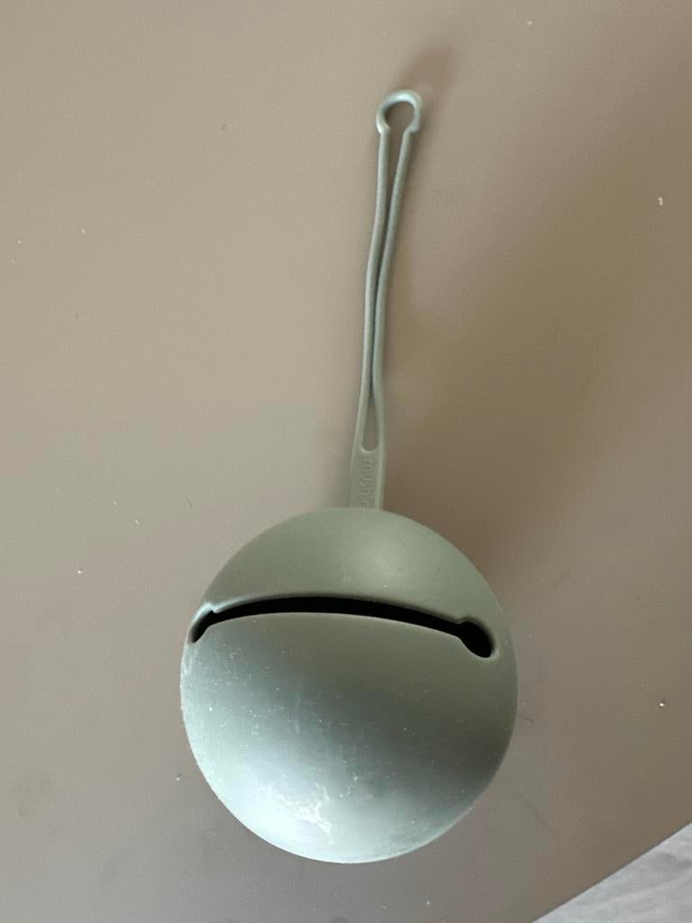 Mushi siliconen speenhouder in de kleur Sage, Ophalen, Zo goed als nieuw, Overige typen