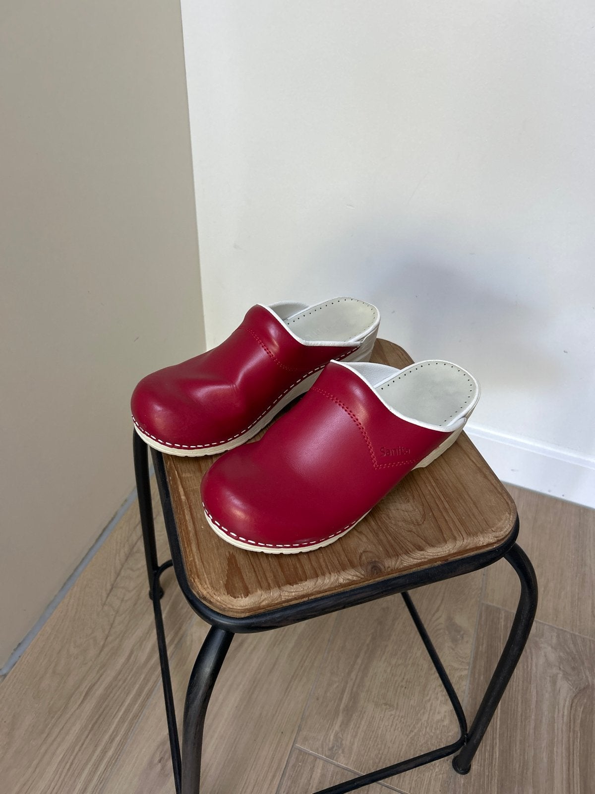 Sanita klompen rood - Maat 39, Kleding | Dames, Schoenen, Verzenden, Zo goed als nieuw, Rood, Instappers