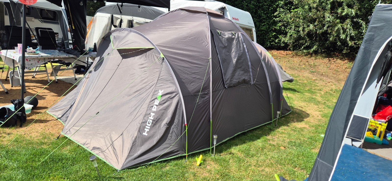 High Peak Como 4 tent - Zo goed als nieuw, compleet, Caravans en Kamperen, Tenten, Ophalen of Verzenden, Zo goed als nieuw, Tot en met 4