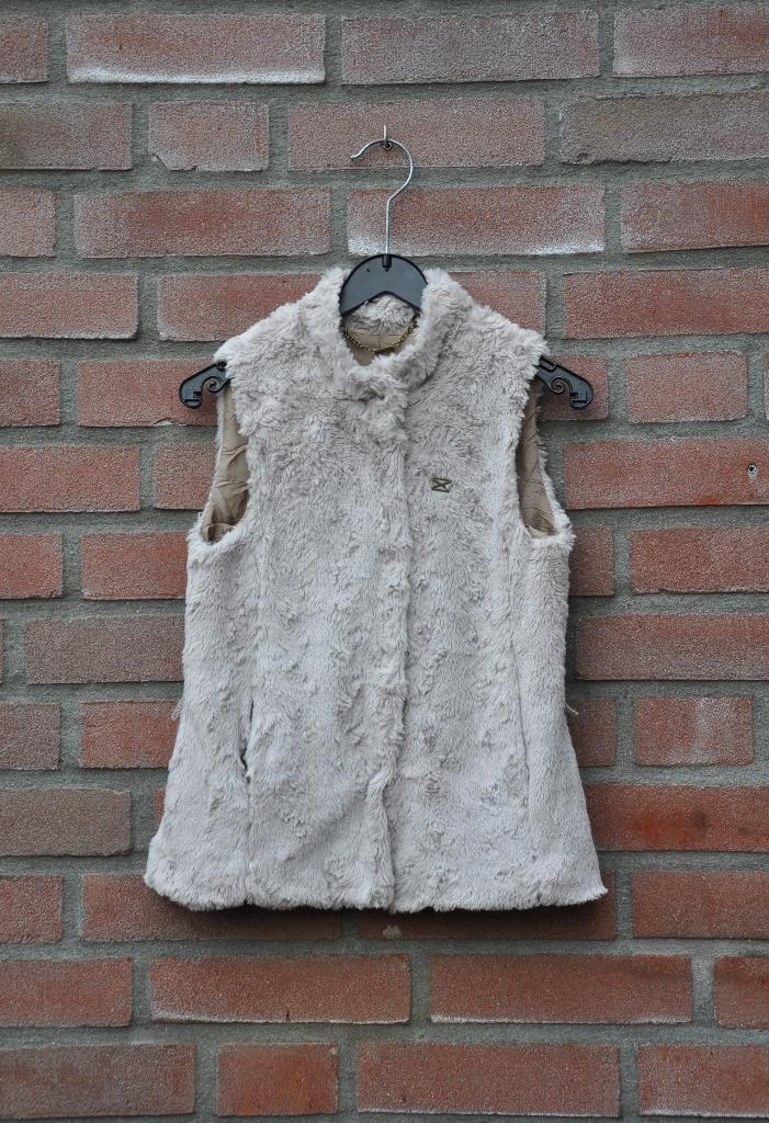 faux fur bodywarmer 128, scapa sports gilet 128, vest 128, Meisje, Trui of Vest, Nieuw, Ophalen of Verzenden