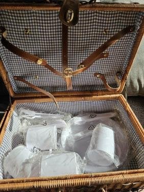 Nieuwe vintage picknickmand met servies voor 4 personen, Ophalen of Verzenden, Zo goed als nieuw