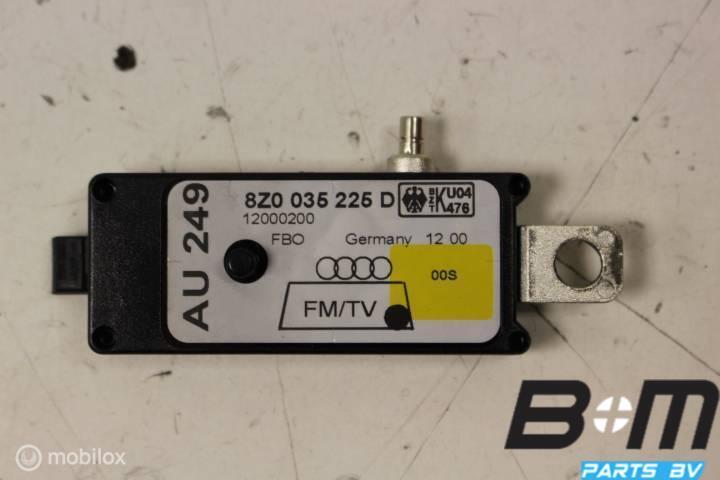 Antenneversterker Audi A2 8Z0035225D, Auto diversen, Autoradio's, Gebruikt