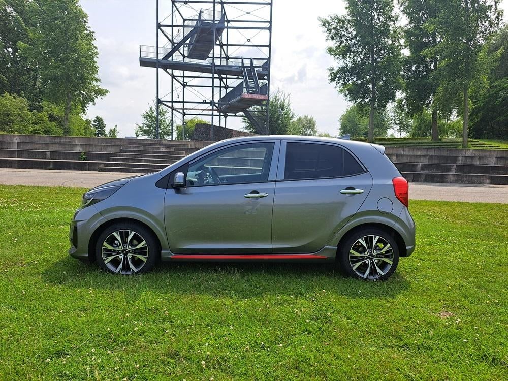 Kia Picanto1.2 GTLine 85pk 2024 Grijs full led navi  16500km, Voorwielaandrijving, 83 pk, 4 cilinders, Leder