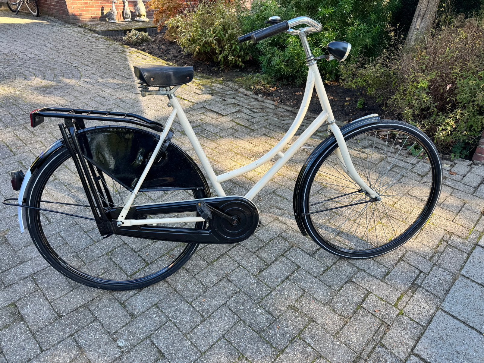 Te koop, burgers omafiets., 56 cm of meer, Ophalen, Zo goed als nieuw, Terugtraprem