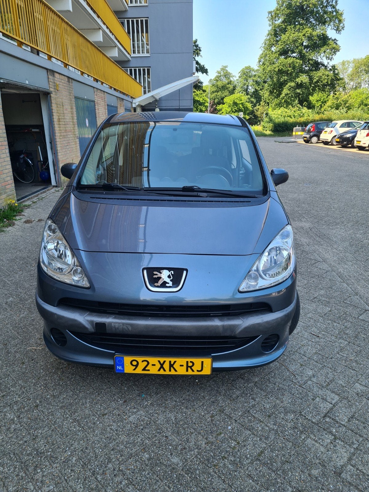 Peugeot 1007 1.4 2007 Grijs. ZEER WEINIG KM 45000 !!!!, Auto's, Peugeot, Voorwielaandrijving, 15 km/l, 1360 cc, 4 cilinders