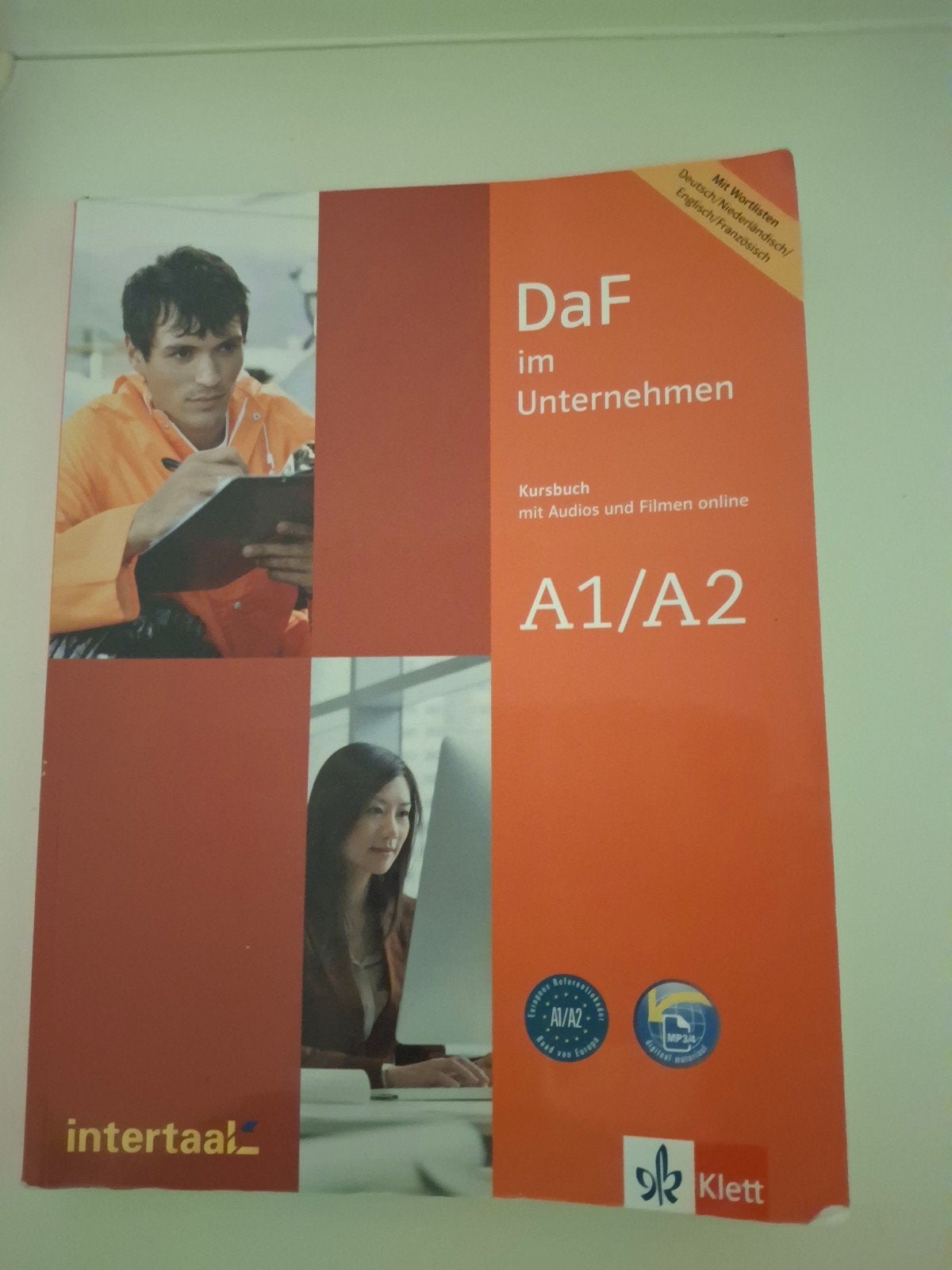 DaF im Unternehmen A1/A2 cursusboek met online audio/video, Boeken, Non-fictie, Ophalen of Verzenden, Zo goed als nieuw, Duits