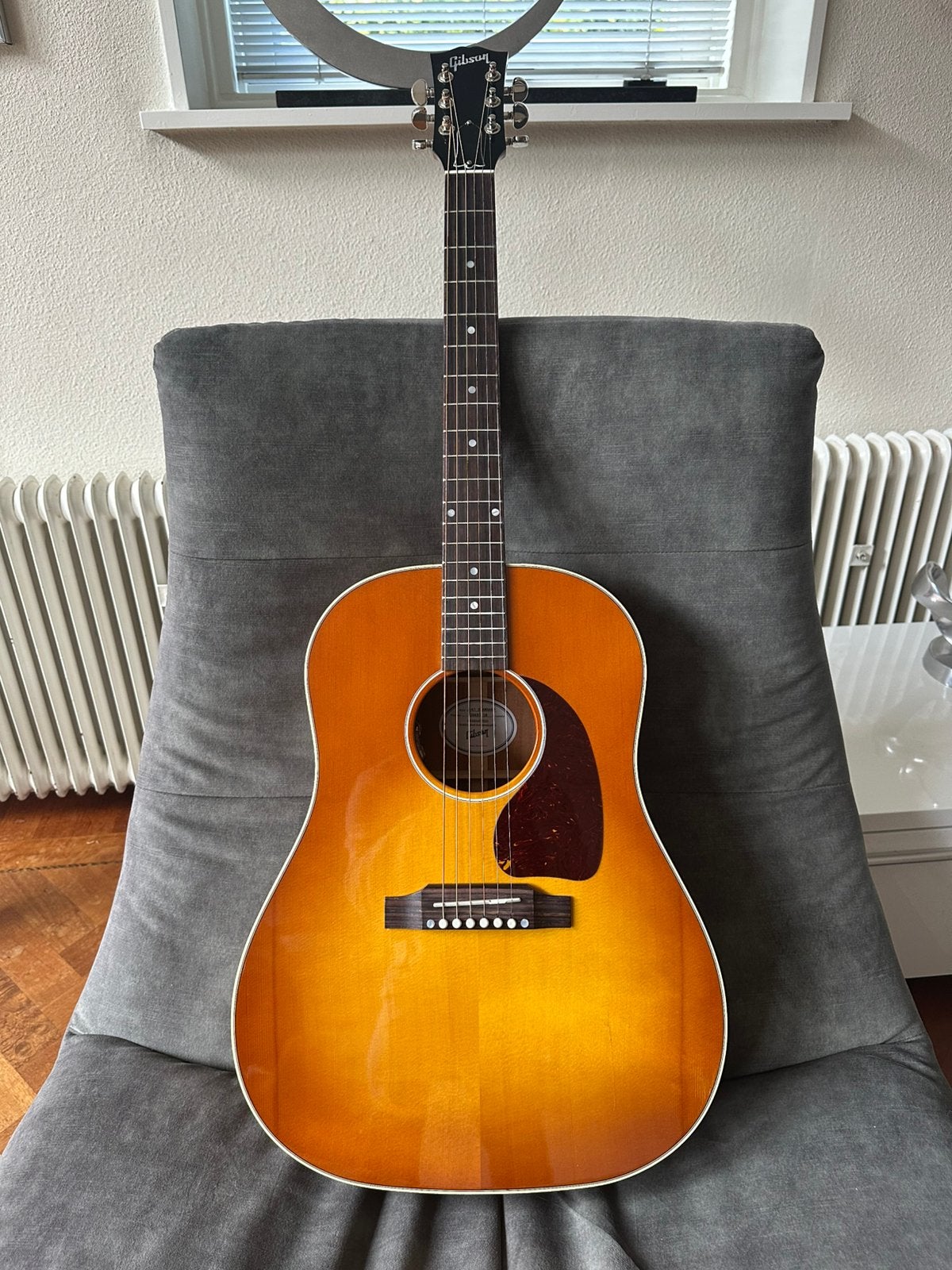 Gibson J-45 Standard, Muziek en Instrumenten, Snaarinstrumenten | Gitaren | Akoestisch, Ophalen, Zo goed als nieuw, Western- of Steelstringgitaar