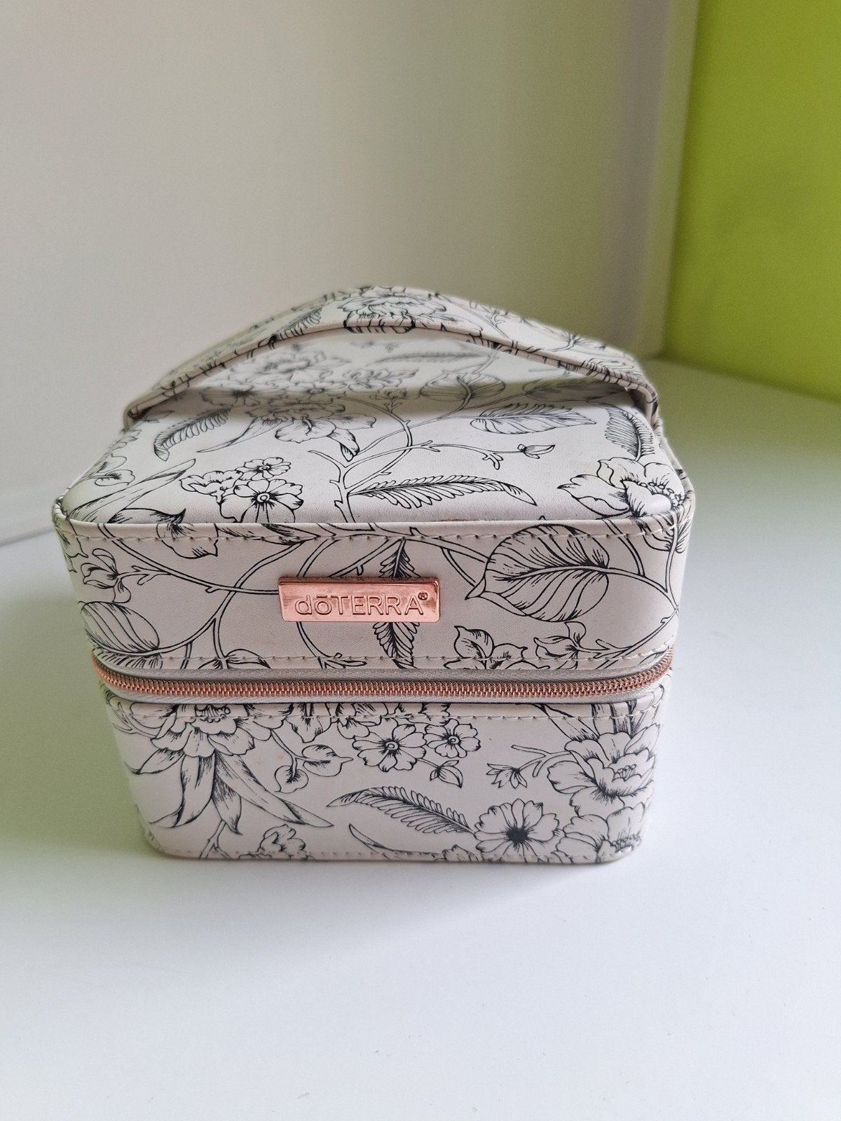 dōTERRA Olie Opberg Box - Elegant en Praktisch, Ophalen of Verzenden, Zo goed als nieuw, Wit, Hardcase