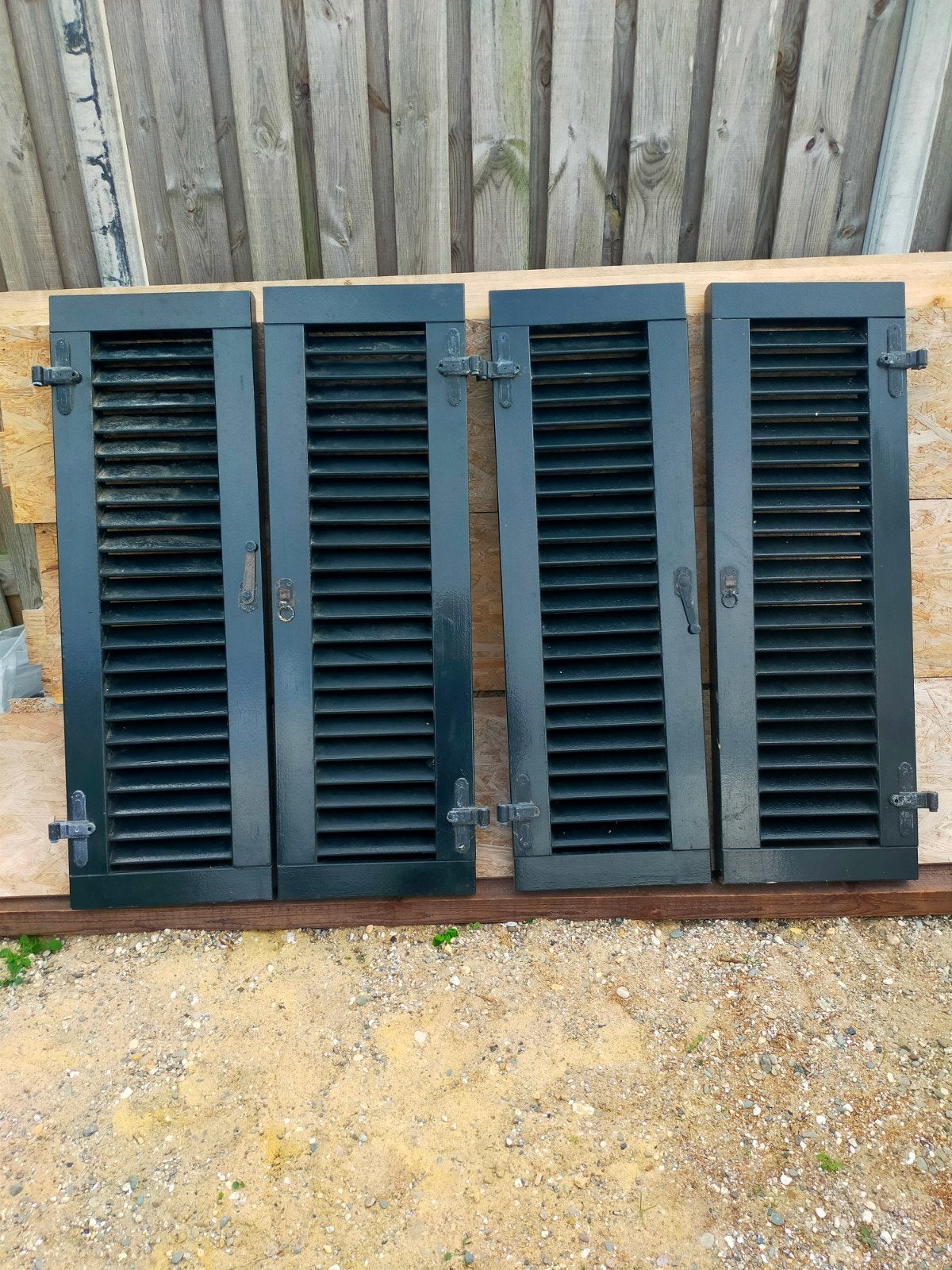 Set van 4 donkergroene luiken (122,5 x 40 cm), Doe-het-zelf en Verbouw, Gebruikt, Overige kleuren, Minder dan 100 cm, 100 tot 150 cm