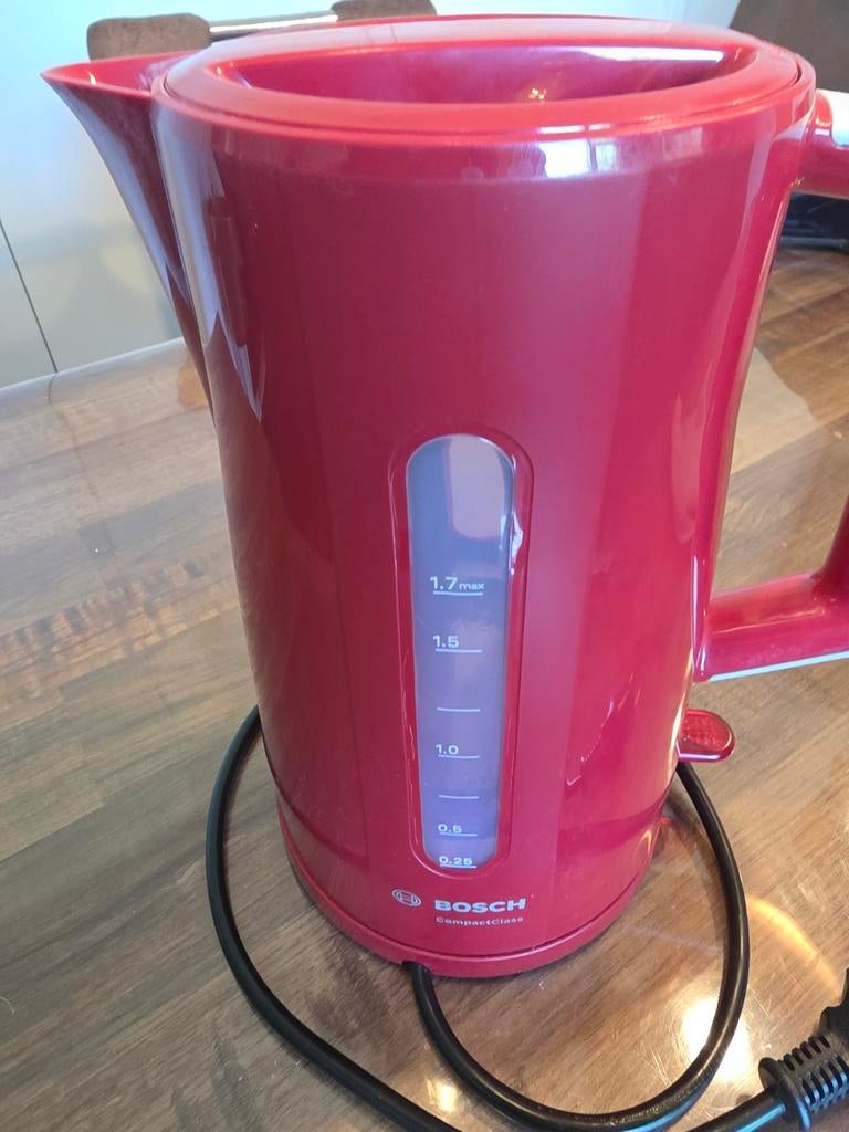 Bosch CompactClass waterkoker – rood, Witgoed en Apparatuur, Waterkokers, 1 tot 2 liter, Ophalen of Verzenden, Gebruikt