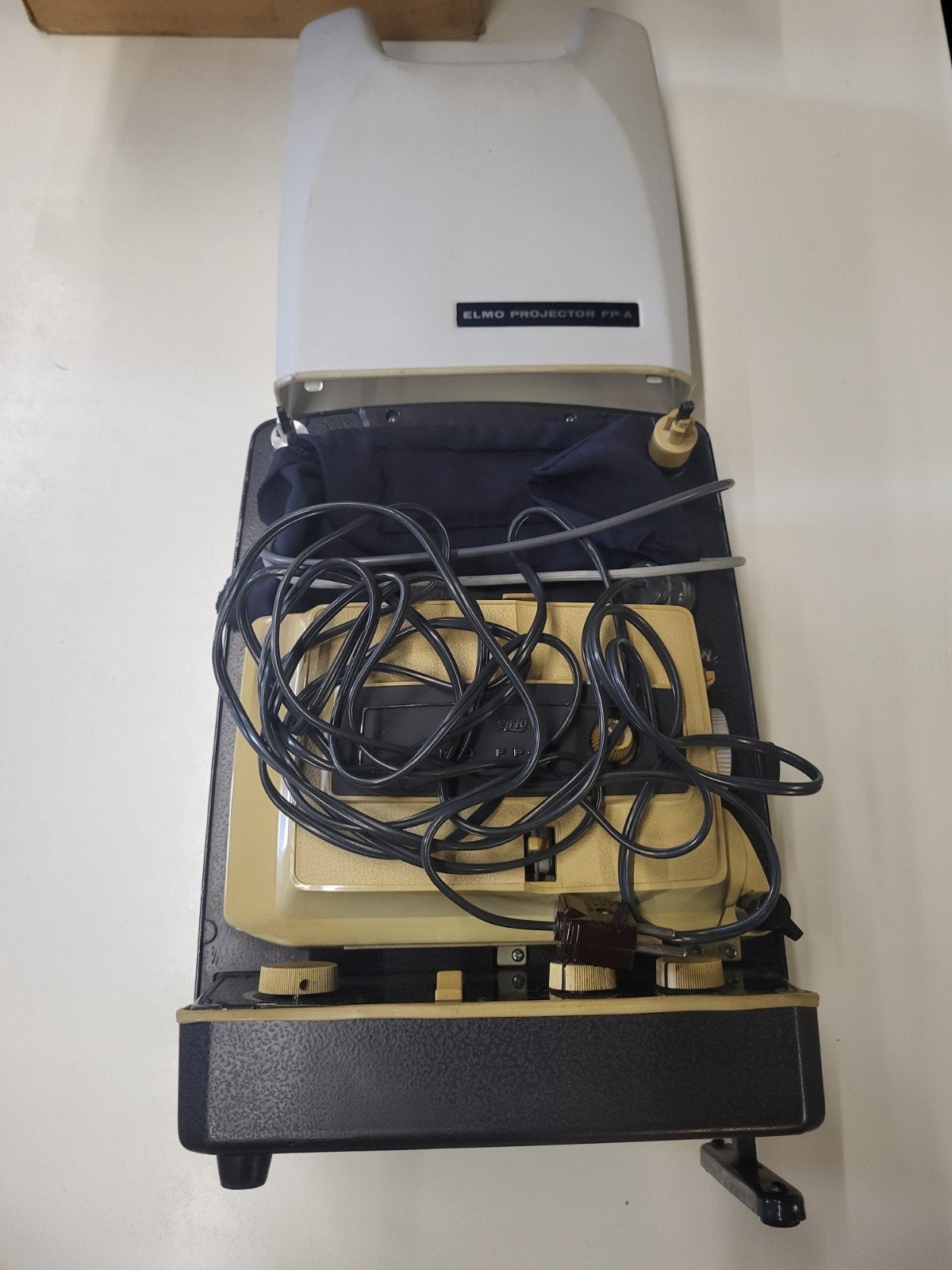 Elmo 8mm Projector FP-A, Ophalen of Verzenden, Elmo, Kringlooplaares128gmail.com, Minkmaatstraat 126