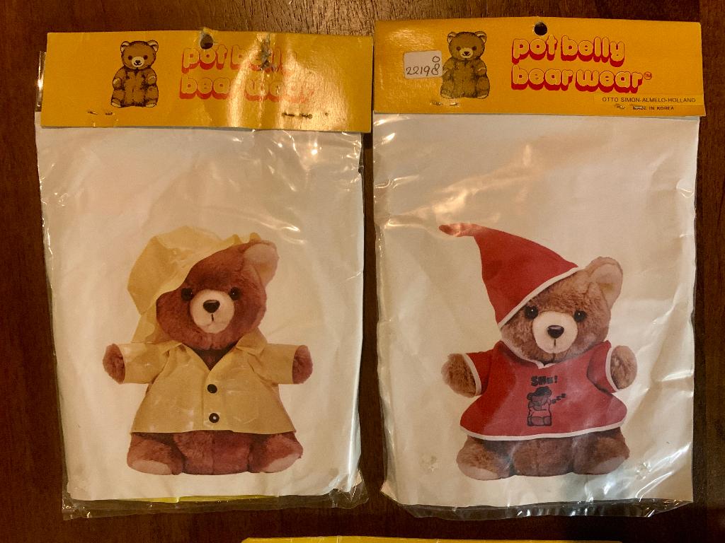 Vintage Pot Belly Bear Wear Kleding 1980 - Nieuw! Otto Simon, Verzamelen, Beren en Cherished Teddies, Ophalen of Verzenden, Nieuw