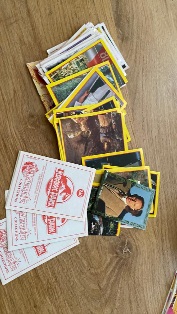 60 stickers jurassic park merlin serie, Ophalen of Verzenden, Zo goed als nieuw, Meerdere stickers