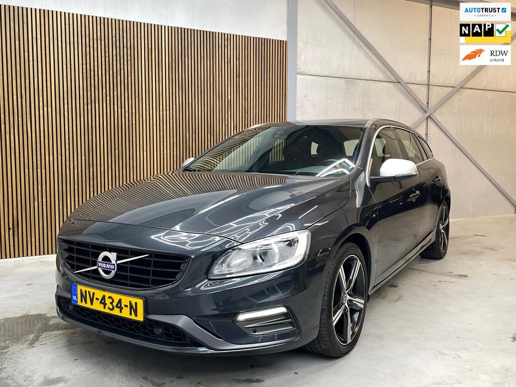 Volvo V60 1.5 T3 Nordic+ R-DESIGN AUTOMAAT STANDKACHEL, 4 cilinders, Origineel Nederlands, 152 pk, Zilver of Grijs